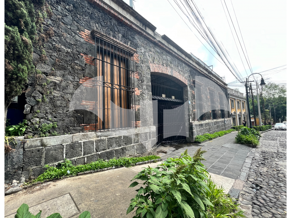 CASA EN VENTA (para restaurante) AV. DE LA PAZ SAN ANGEL - 2