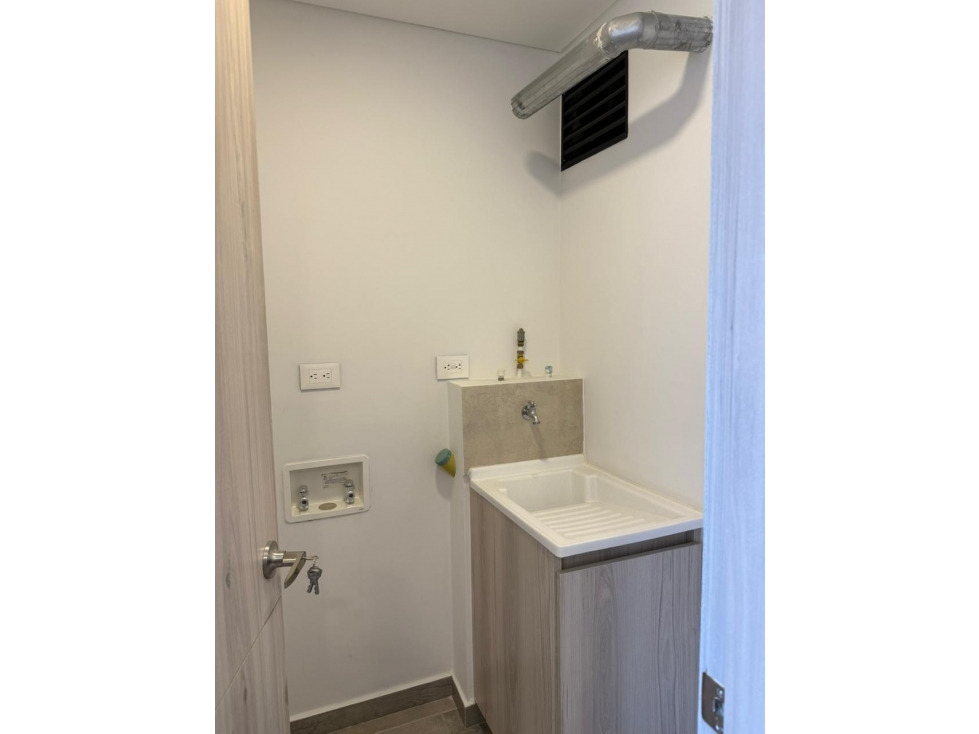 VENTA DE APARTAMENTO EN LA CASTELLANA — foto 6