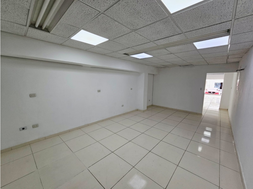 ALQUILER DE LOCAL COMERCIAL EN ALTO PRADO — foto 6