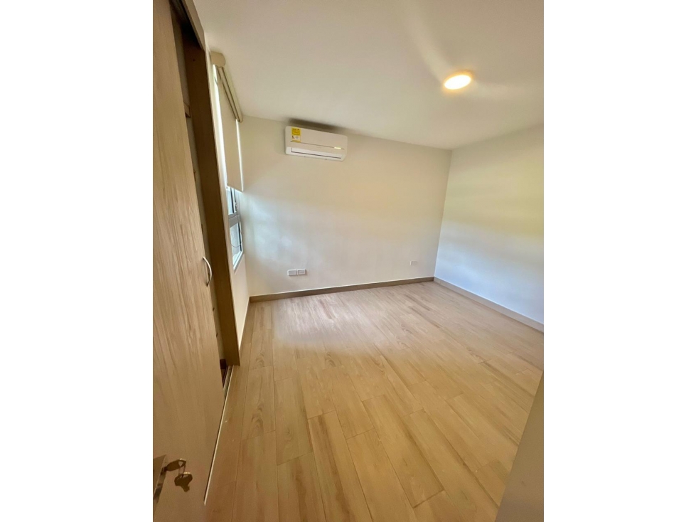 VENTA DE APARTAMENTO EN ALTOS DE LOS ROSALES — foto 3