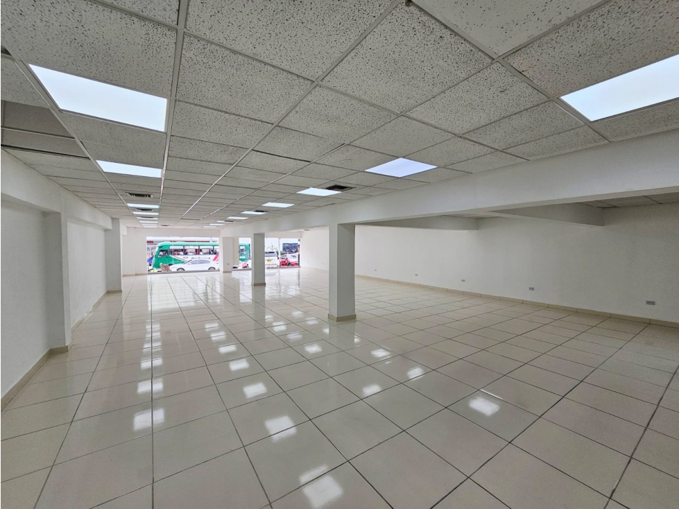 ALQUILER DE LOCAL COMERCIAL EN ALTO PRADO — foto 3