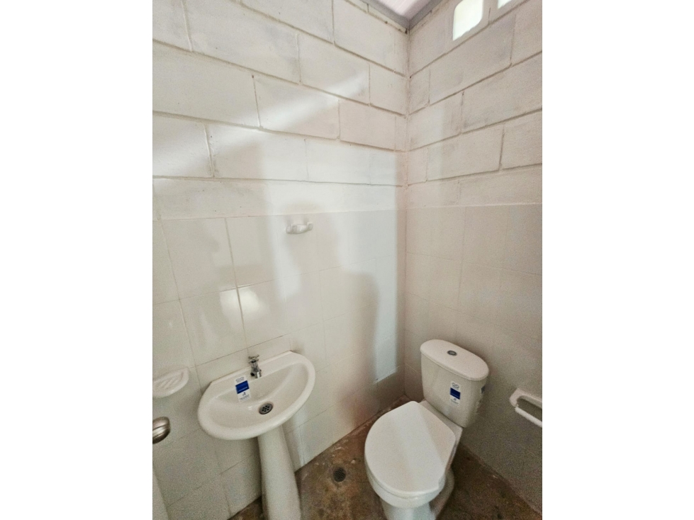 ALQUILER DE BODEGA EN CIUDAD CARIBE (VIA CORDIALIDAD) — foto 5
