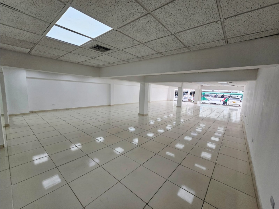 ALQUILER DE LOCAL COMERCIAL EN ALTO PRADO — foto 5