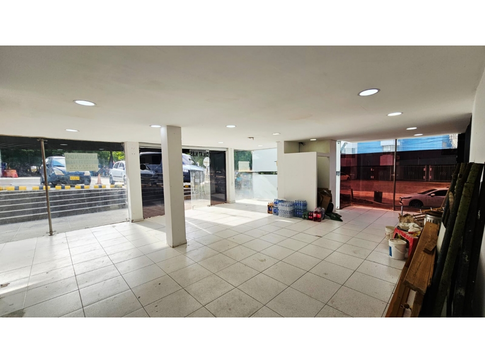 ALQUILER DE LOCAL COMERCIAL EN EL POBLADO - 3