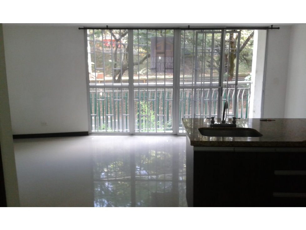 APARTAMENTO EN ARRIENDO EN CALAZANS — foto 3