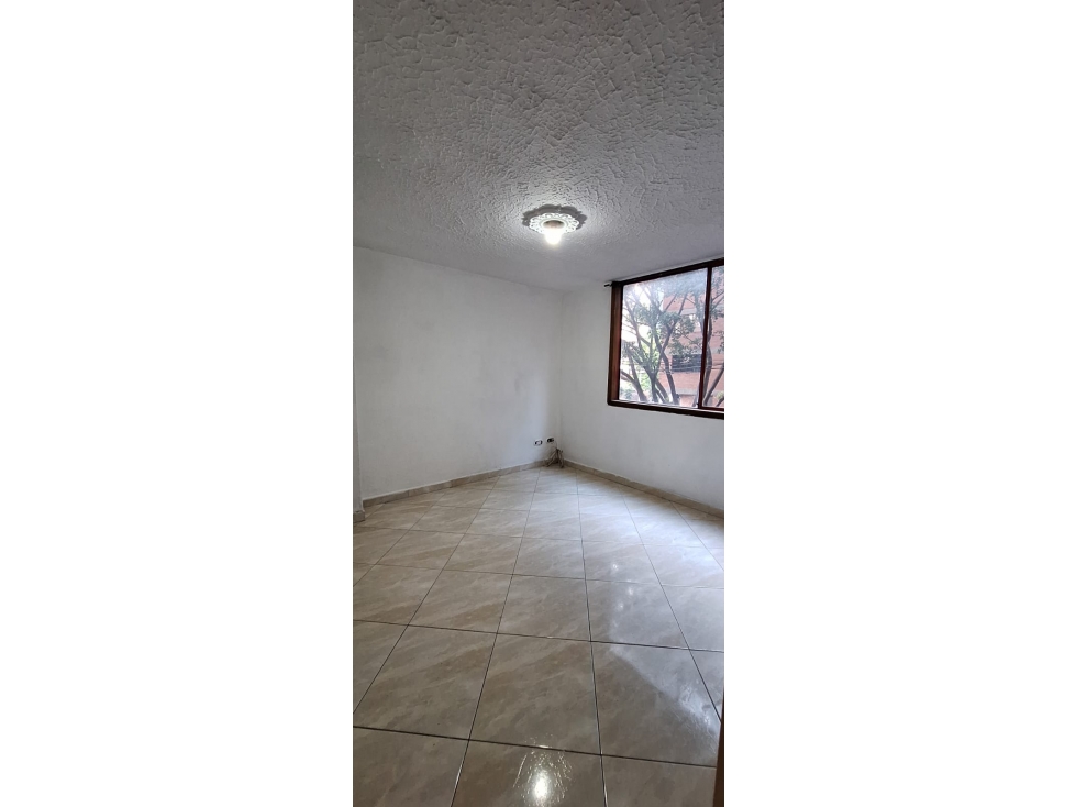 SE VENDE APARTAMENTO EN LA PLACITA DE FLORES — foto 2
