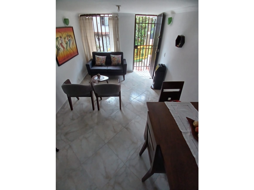SE VENDE CASA EN BUENOS AIRES CERCA AL CENTRO COMERCIAL LA CENTRAL — foto 2