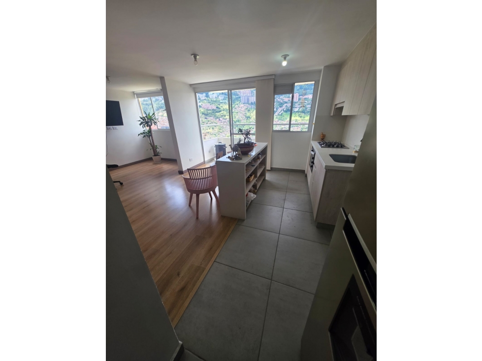 SE VENDE APARTAMENTO EN CALAZANS