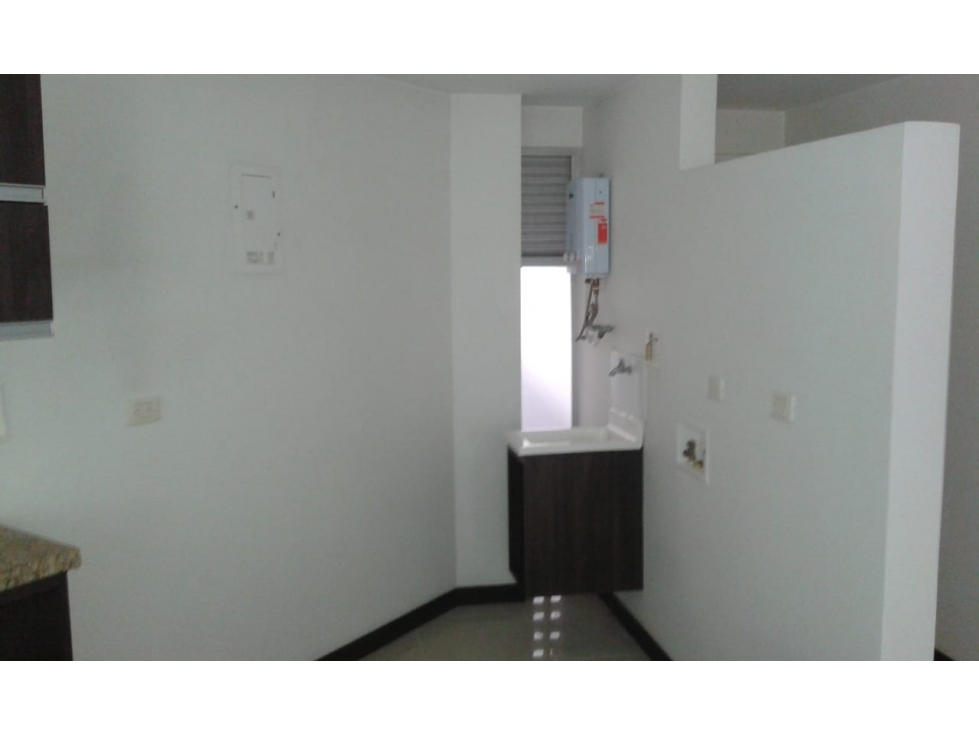 APARTAMENTO EN ARRIENDO EN CALAZANS — foto 4