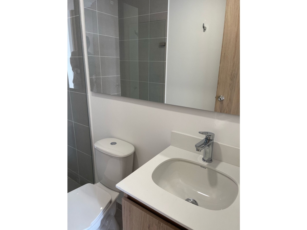 SE VENDE APARTAESTUDIO EN NUEVO POBLADO — foto 3