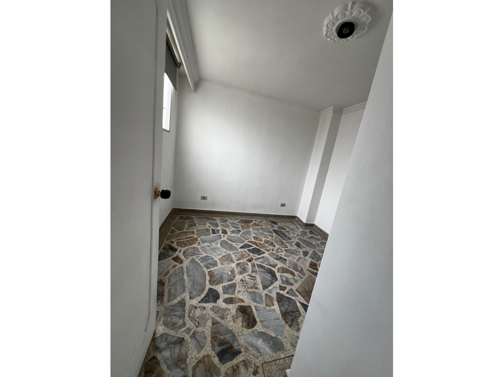 SE ARRIENDA APARTAESTUDIO EN LAURELES — foto 3
