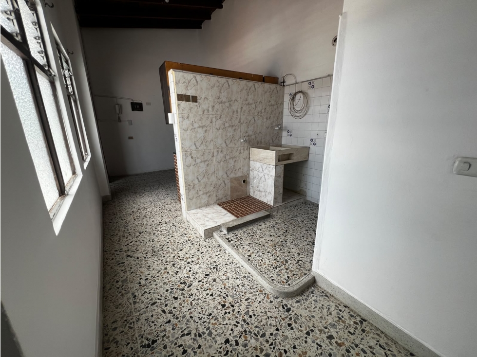 SE ARRIENDA APARTAMENTO EN LA AMERICA — foto 2