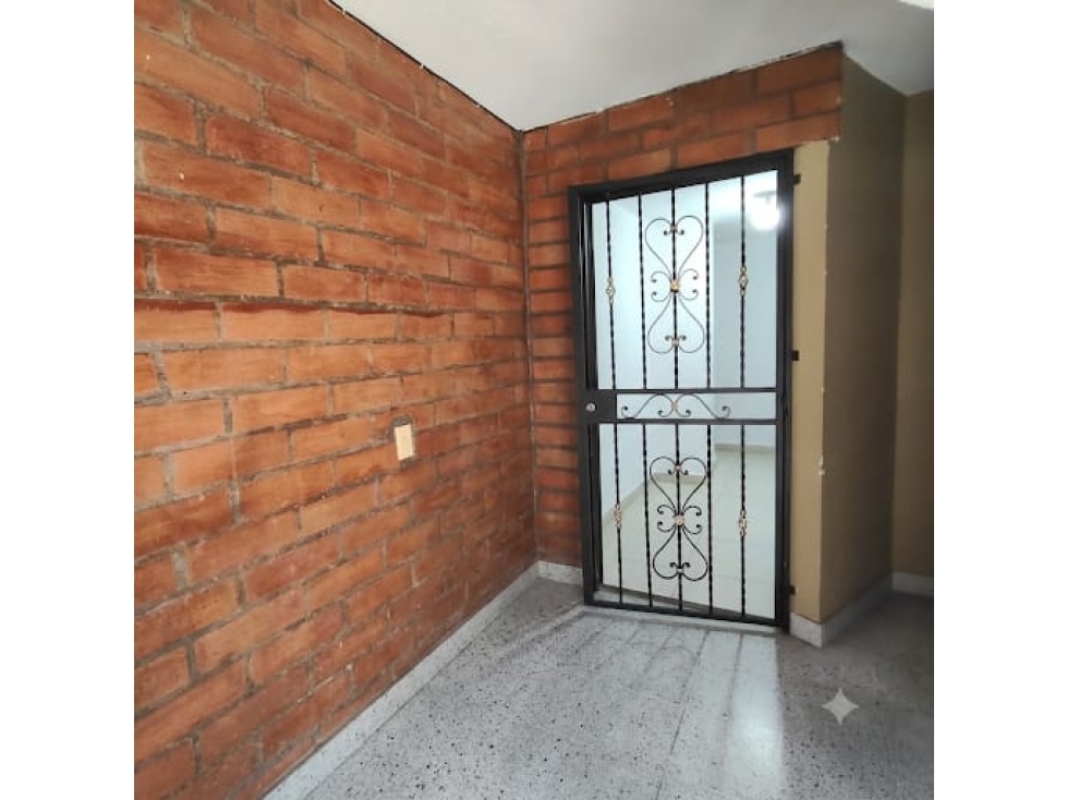 PRIMER PISO PARA LA VENTA ITAGUI SAN PIO - 2