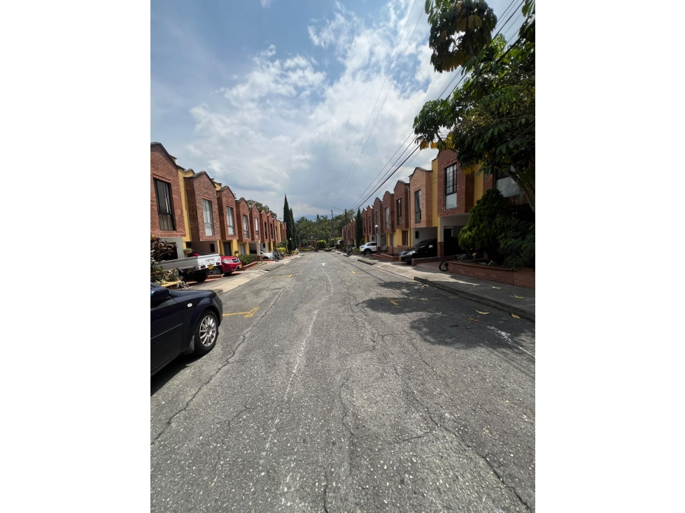 SE ARRIENDA CASA EN BELEN - 2