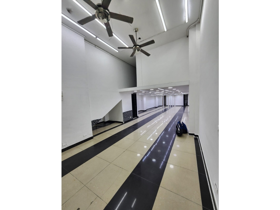 LOCAL EN ARRIENDO CENTRO DE MEDELLIN