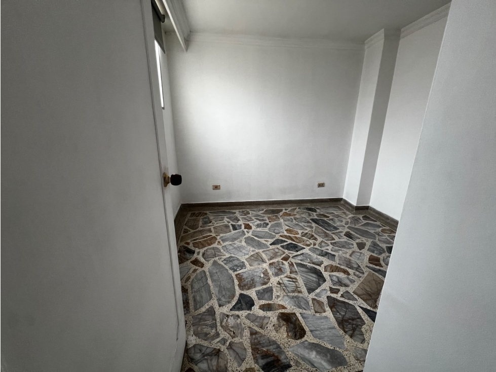 SE ARRIENDA APARTAESTUDIO EN LAURELES — foto 4