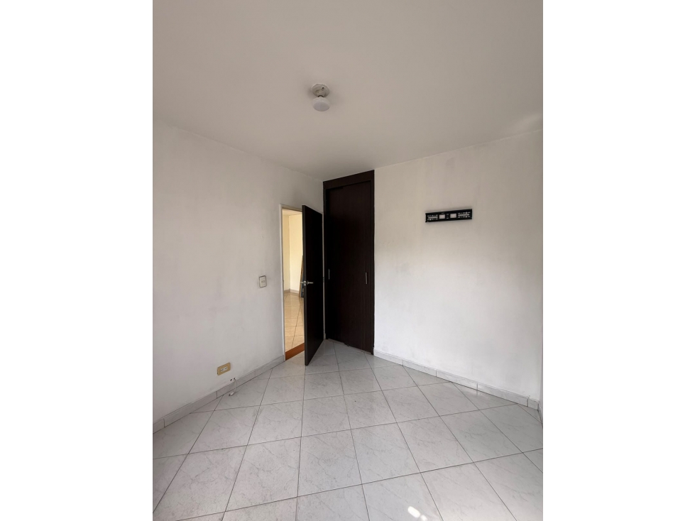 SE ARRIENDA APARTAMENTO EN BELLO CABAÑAS — foto 4