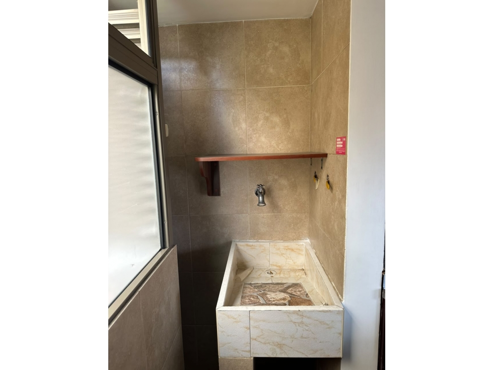 SE VENDE APARTAMENTO EN LA LOMA DE LOS BERNAL — foto 4