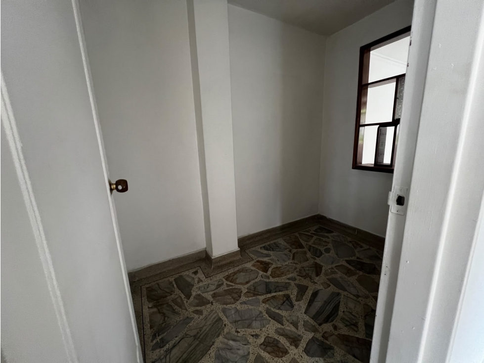 SE ARRIENDA APARTAESTUDIO EN LAURELES — foto 5
