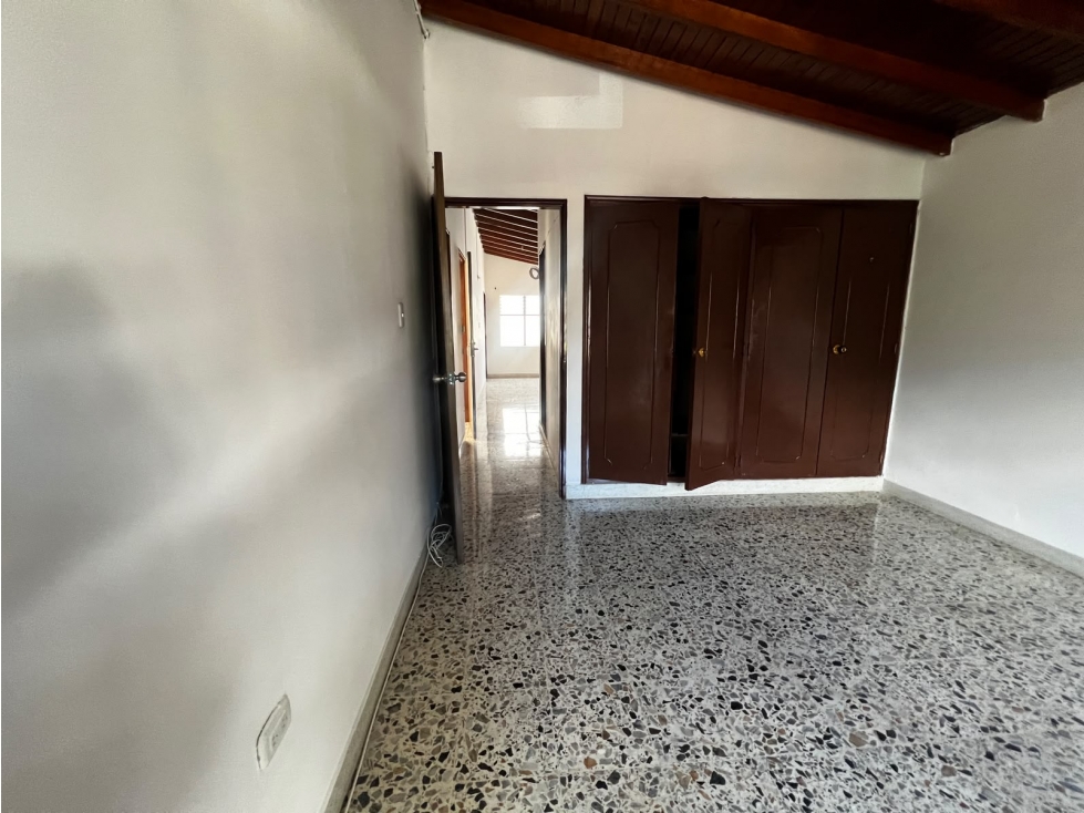 SE ARRIENDA APARTAMENTO EN LA AMERICA — foto 4