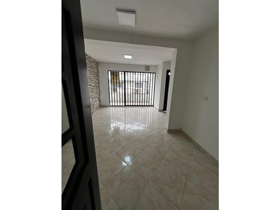 SE ARRIENDA CASA EN BARRIO LAS PALMAS