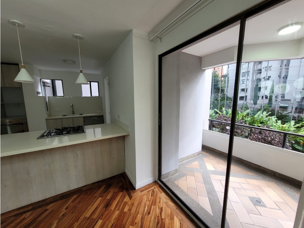 SE ARRIENDA APARTAMENTO EN EL POBLADO — foto 2