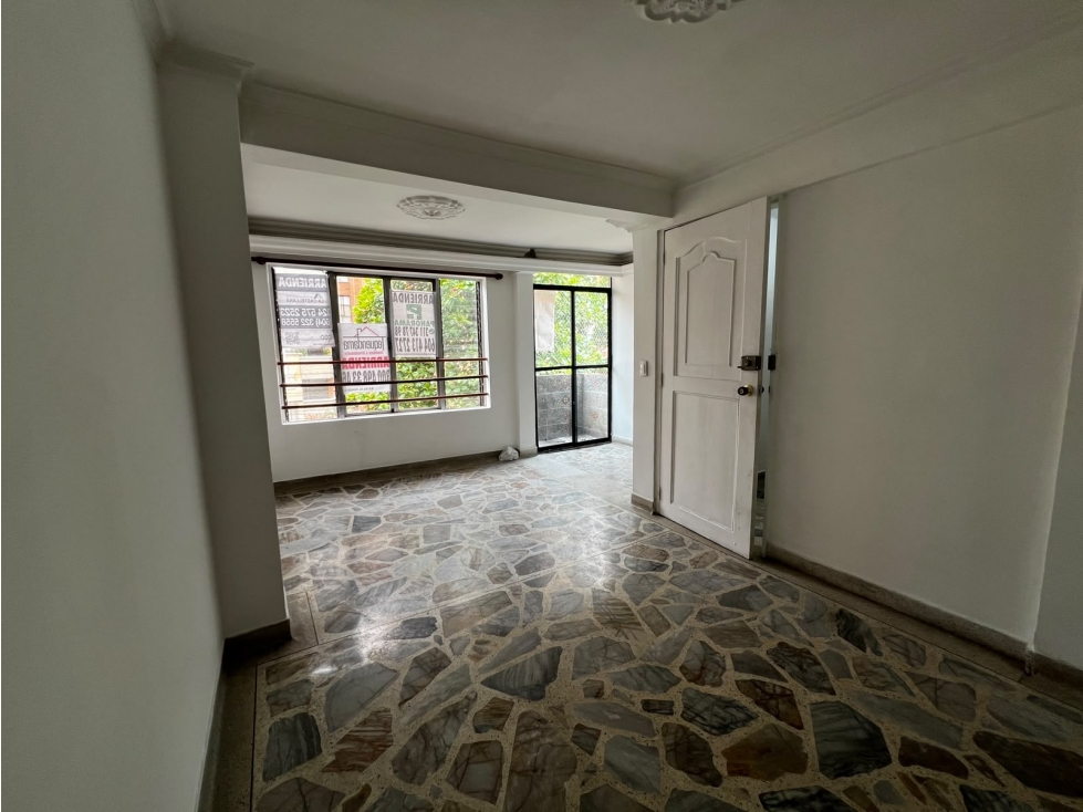 SE ARRIENDA APARTAESTUDIO EN LAURELES
