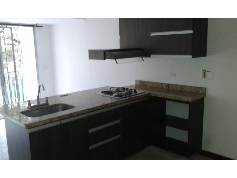 APARTAMENTO EN ARRIENDO EN CALAZANS — foto 2