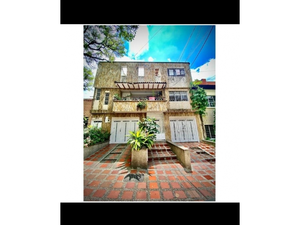 venta de casa trifamiliar en La Almería