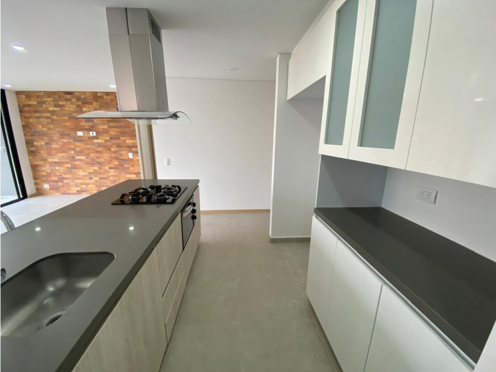 APARTAMENTO EN VENTA LOMA DE LAS BRUJAS ENVIGADO — foto 2