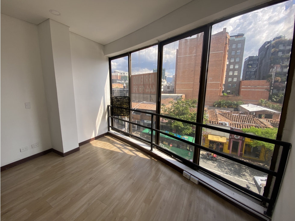 SE ARRIENDA OFICINA EN EL POBLADO P3 — foto 4