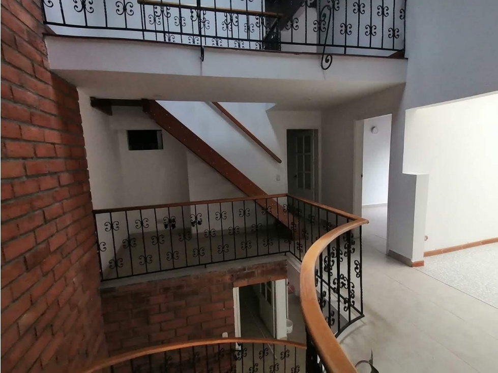 ESPECTACULAR CASA EN RENTA, SABANETA SECTOR SAN JOSÉ — foto 4