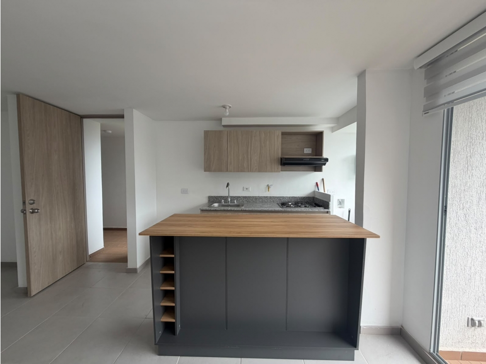 SE RENTA APARTAMENTO EN ENVIGADO SECTOR LA CUENCA P2