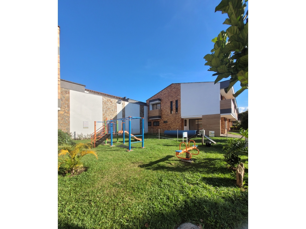 VENTA DE LOTE EN LA CEJA UNIDAD AGUA FRESCA — foto 4