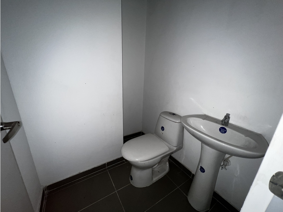 LOCAL EN ARRIENDO EN ENVIGADO - AV LAS VEGAS - 5