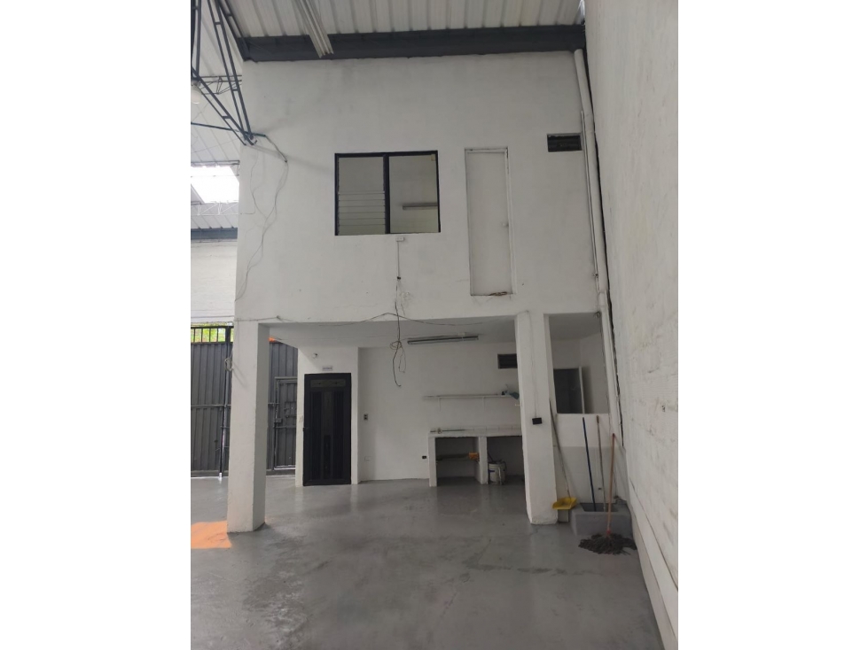 BODEGA EN ARRIENDO ZONA CENTRO DE ENVIGADO - 1
