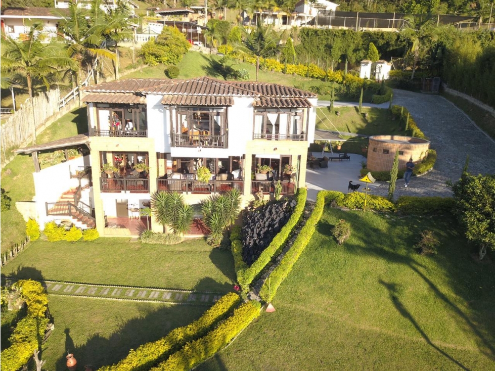 ESPECTACULAR CASA EN VENTA EN ENVIGADO, ESCOBERO