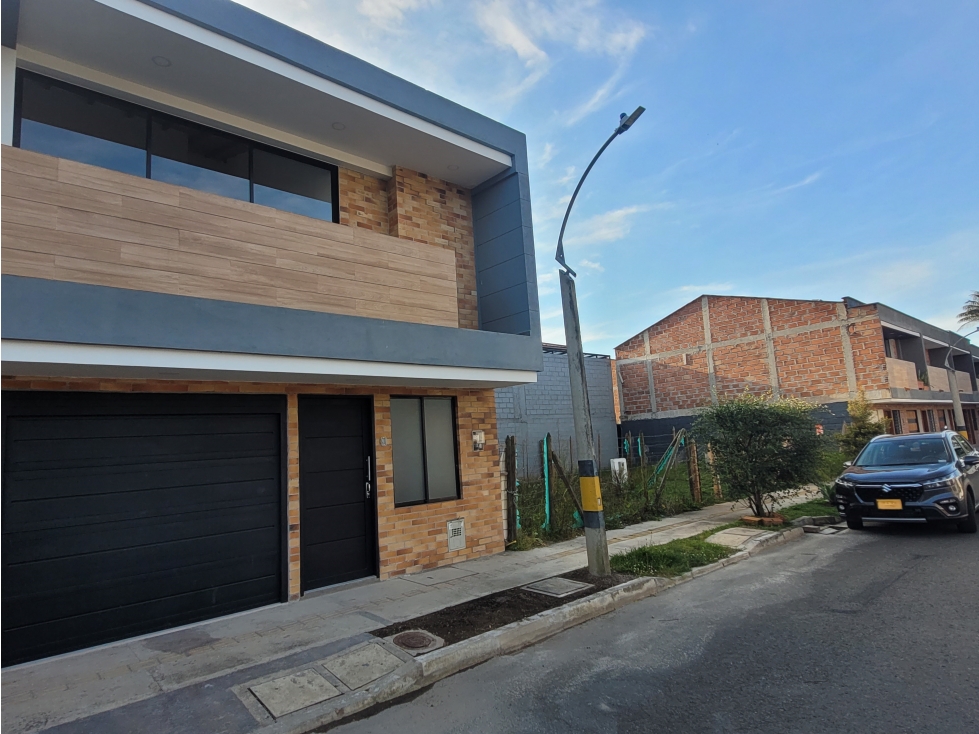 CASA EN VENTA EN LA CEJA, AGUA FRESCA - 1