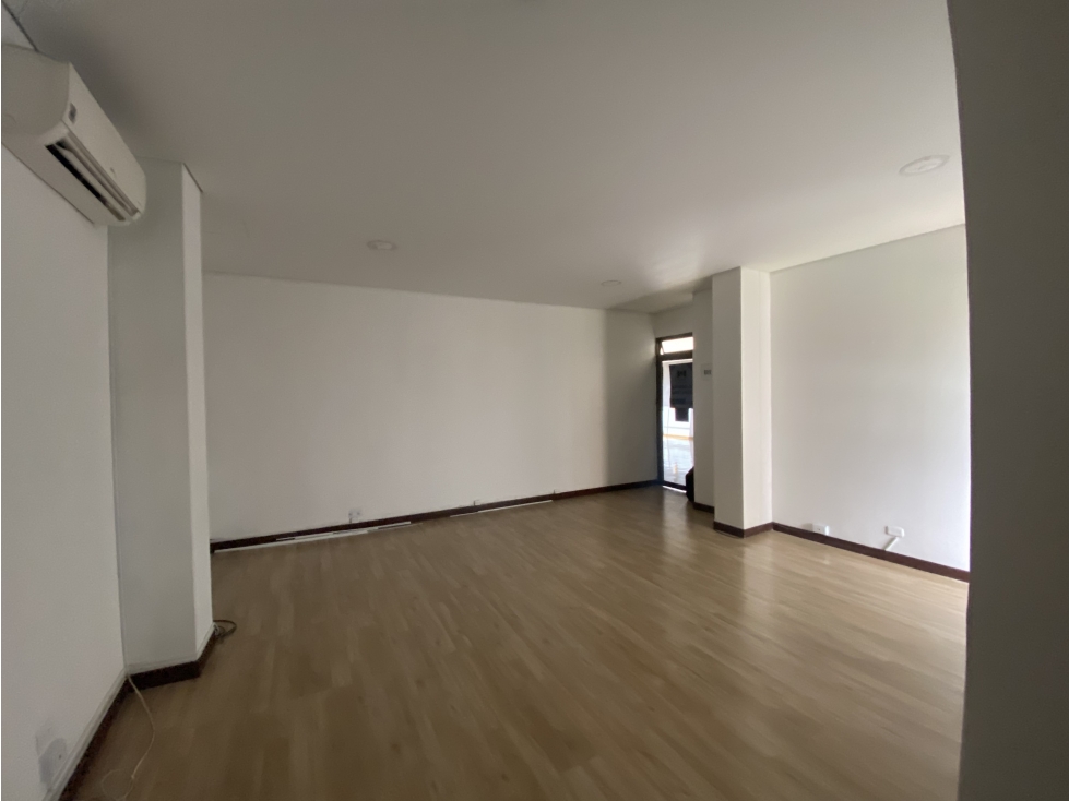 SE VENDE OFICINA EN EL POBLADO P3