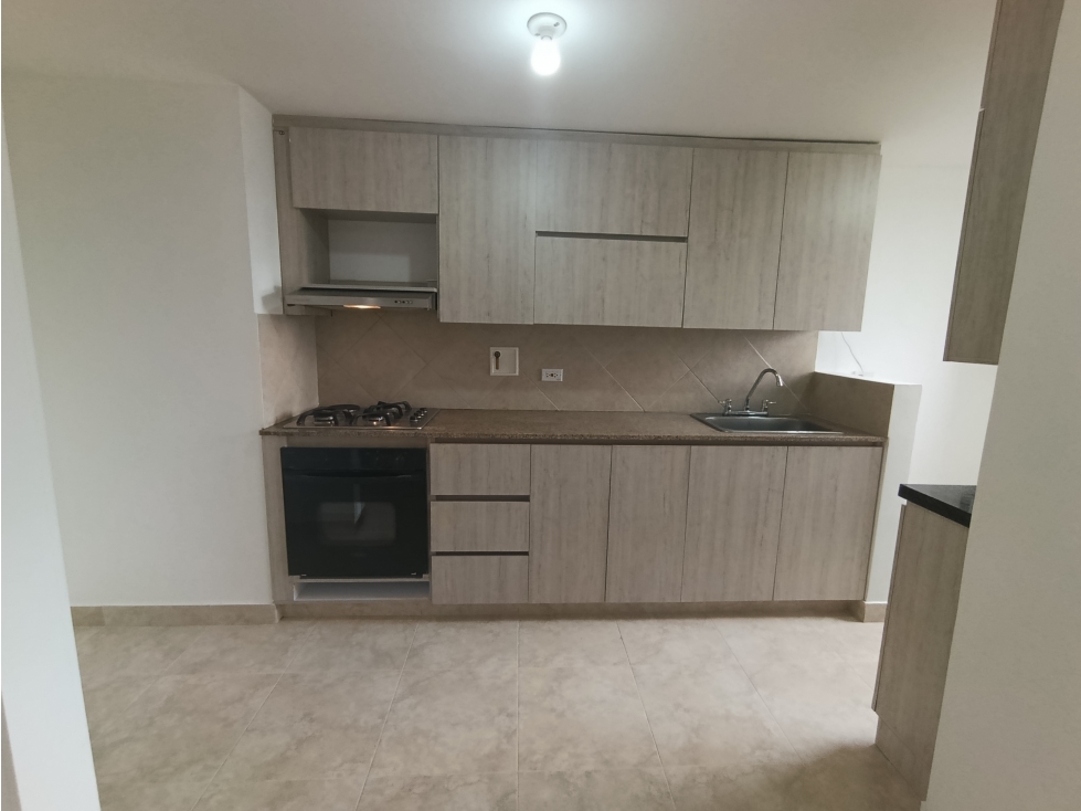 APARTAMENTO EN ARRIENDO, LOMA DE LAS BRUJAS, ENVIGADO P6 — foto 5