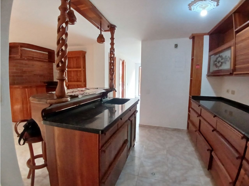 CASA DE DOS NIVELES EN ARRIENDO ENVIGADO EN CAMINO VERDE P1 — foto 2