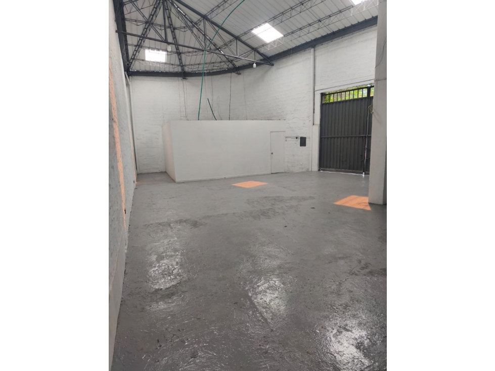 BODEGA EN ARRIENDO ZONA CENTRO DE ENVIGADO - 2