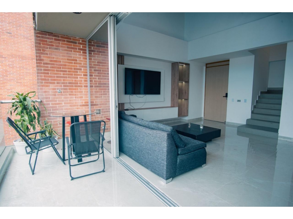 EXCLUSIVO PENTHOUSE AMOBLADO EN ARRIENDO, EL POBLADO — foto 3