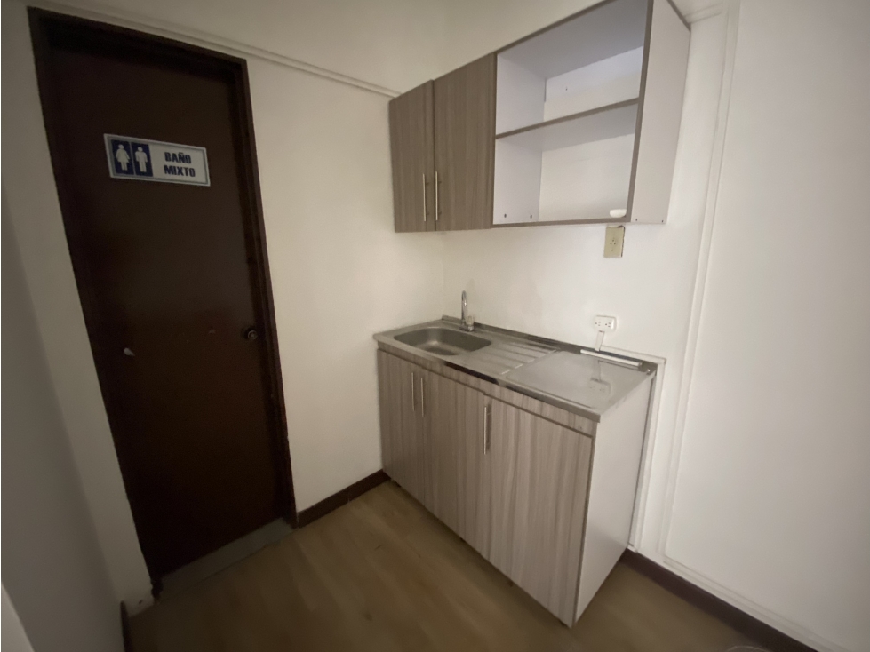 SE ARRIENDA OFICINA EN EL POBLADO P3 — foto 6
