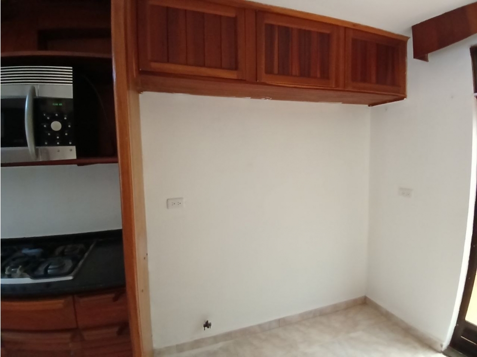 CASA DE DOS NIVELES EN ARRIENDO ENVIGADO EN CAMINO VERDE P1 — foto 4