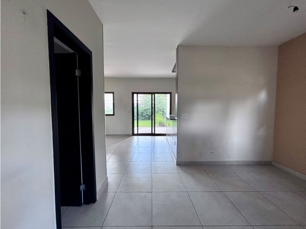 CASA EN VENTA WOODLANDS PANAMA PACIFICO MODELO DUPLEX — foto 3