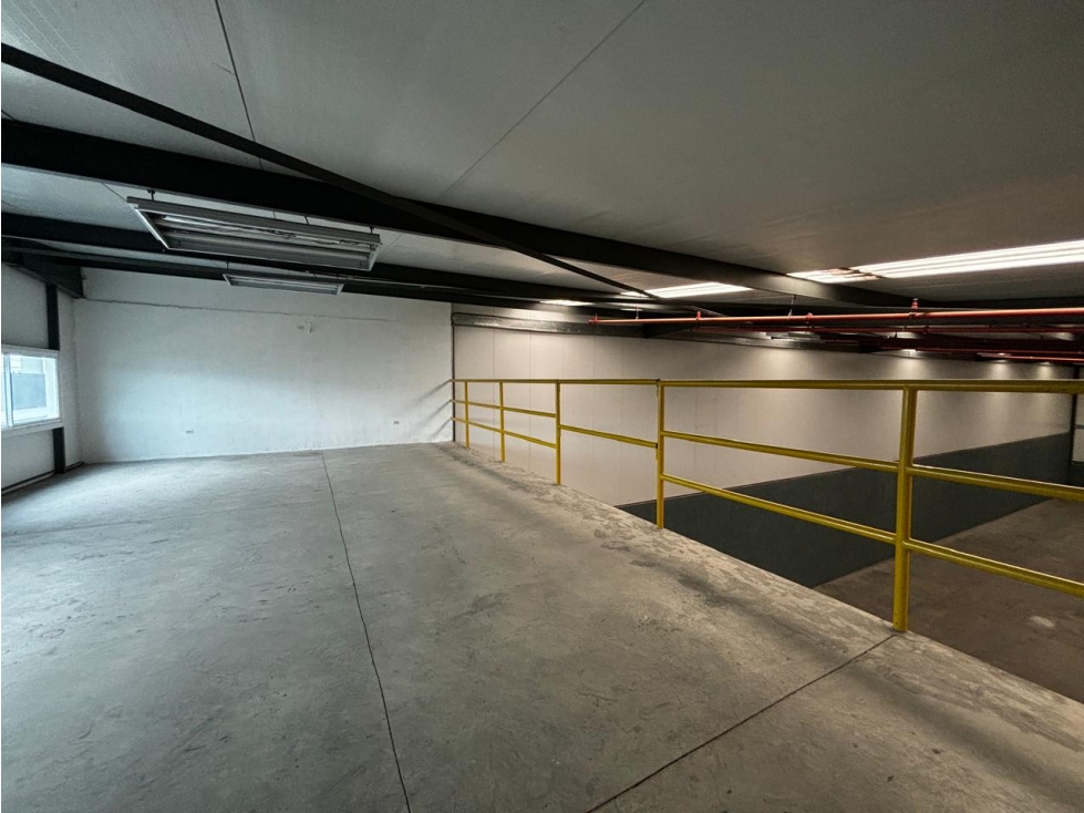 GALERA EN VENTA O ALQUILER CENTRO LOGISTICO TOCUMEN — foto 3