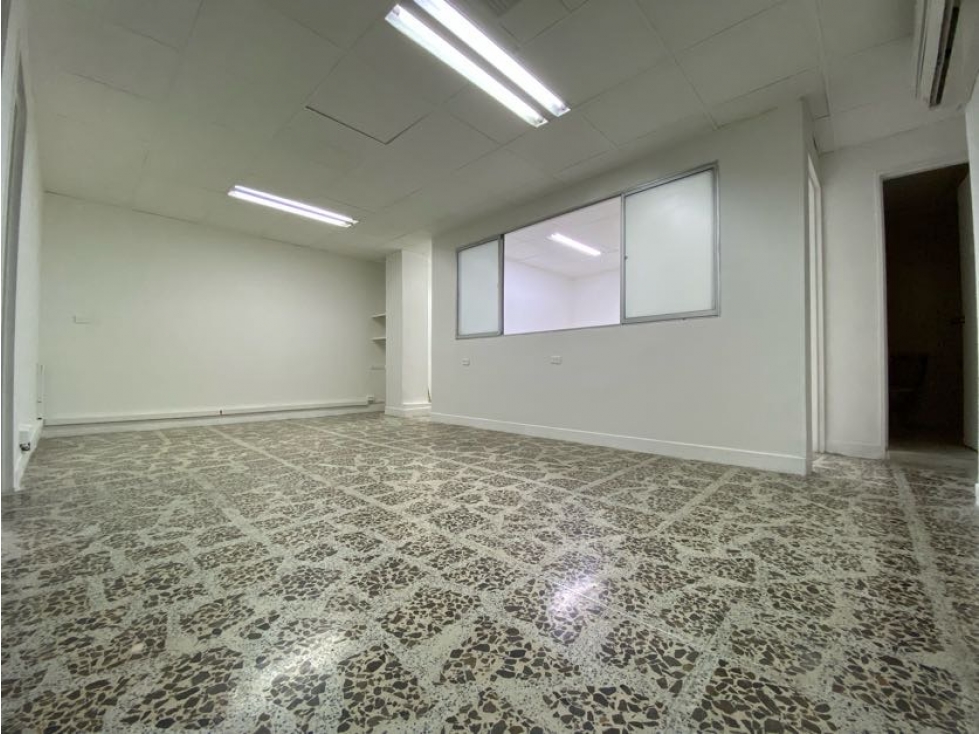 SE ARRIENDA OFICINA EN ENVIGADO SECTOR CENTRO P2 - 3