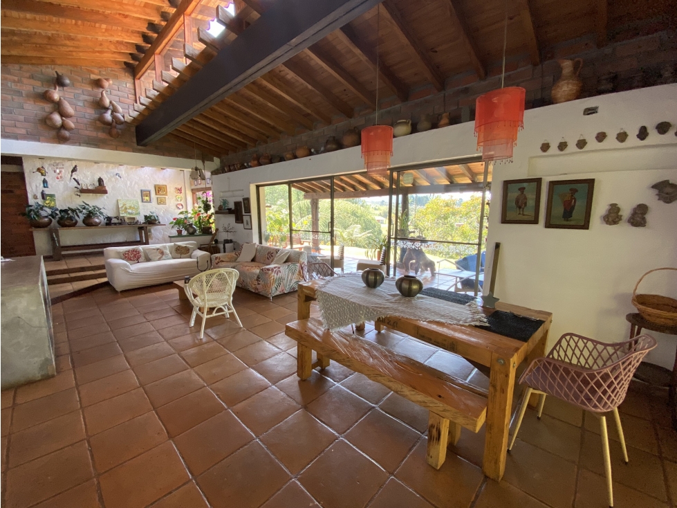 HERMOSA CASA FINCA AMOBLADA VIA AL RETIRO ANTIOQUIA