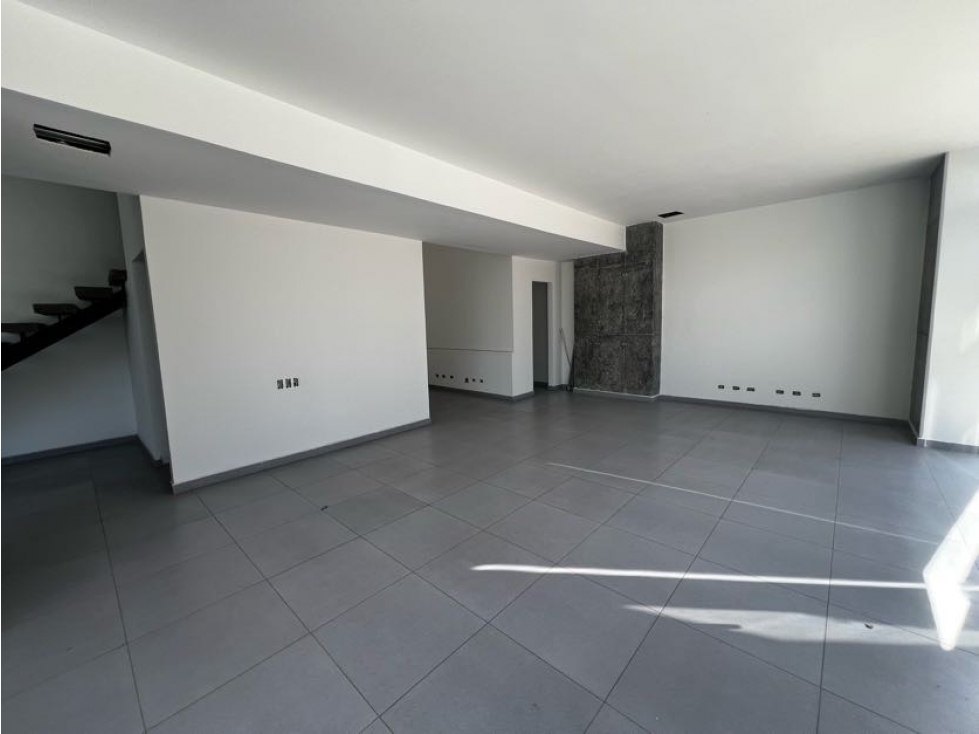 SE ARRIENDA LOCAL DUPLEX EN ENVIGADO AV LAS VEGAS